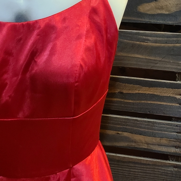 Betsy & Adam Red Floor Length Prom Formal Size 0 - Picture 4 of 9